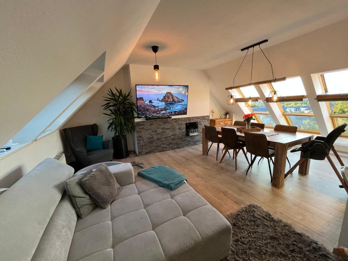 105 Qm Neues Klimatisiertes Appartment Fuer Familien Privater Parkplatz Chemnitz Kültér fotó