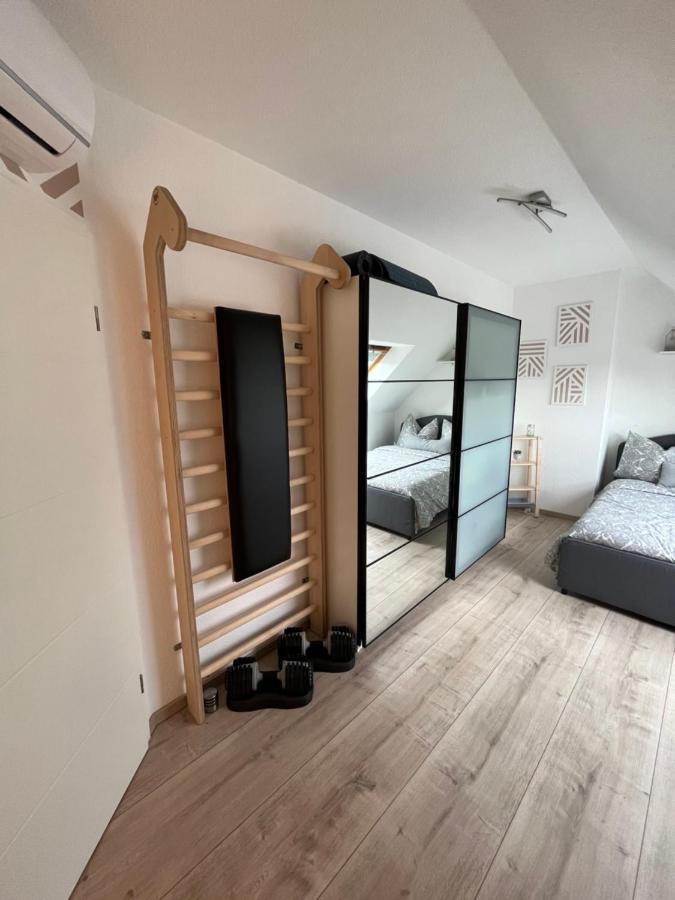 105 Qm Neues Klimatisiertes Appartment Fuer Familien Privater Parkplatz Chemnitz Kültér fotó